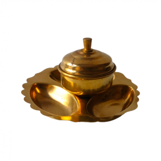 Brass Haldi kumkum Box karanda / Kankavati, Diameter 3 Inches (₹200)