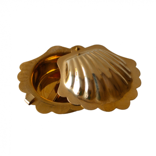 Brass Haldi kumkum Box/ karanda / Kankavati (Oyester shaped), Length 3 Inches (₹120)